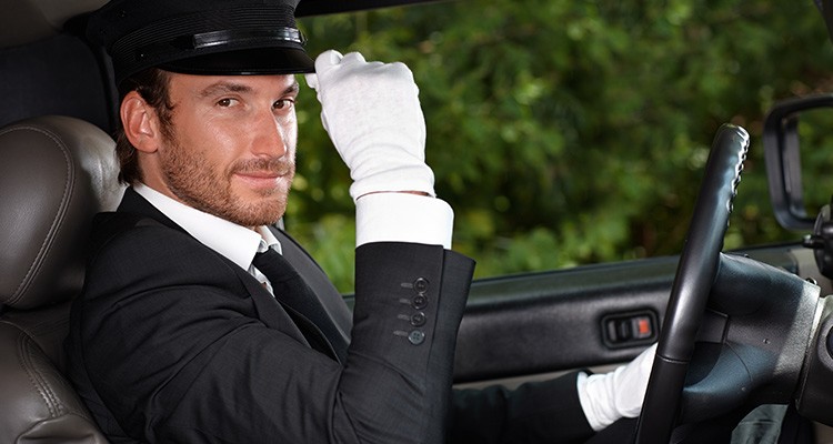 Reasons Why Rydeus Airport Limos Trump Ride-Sharing Cabs!